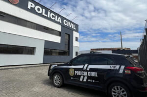 Polícia Civil de Laguna prende mulher por tráfico e receptação