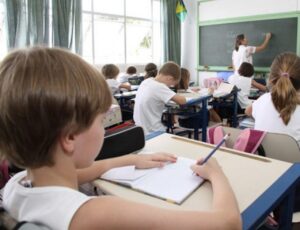 Florianópolis tenta evitar greve na educação