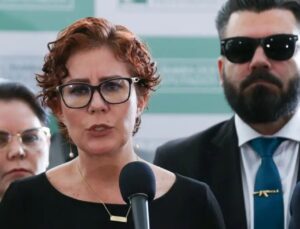 STF aciona AGU por extradição de Zambelli