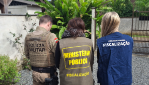 Fiscalização fecha abrigos ilegais em Joinville