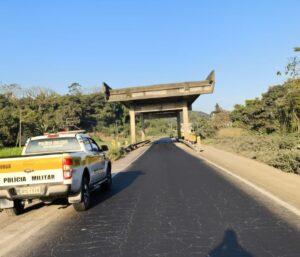 Viaduto da SC-415 é interditado por risco estrutural