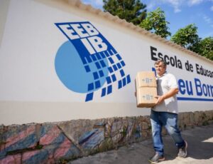 SC distribui 6,4 milhões de absorventes para estudantes