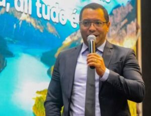 Pastor renuncia após confissão de adultério em SC