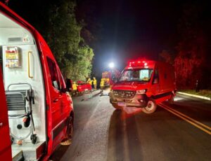 Homem morre em colisão entre carro e carreta na BR-158