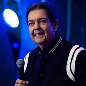 Apresentador Fausto Silva é internado em hospital de SP