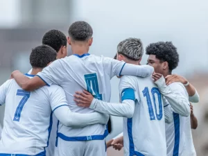 Base do Avaí goleia e lidera a Liga Municipal
