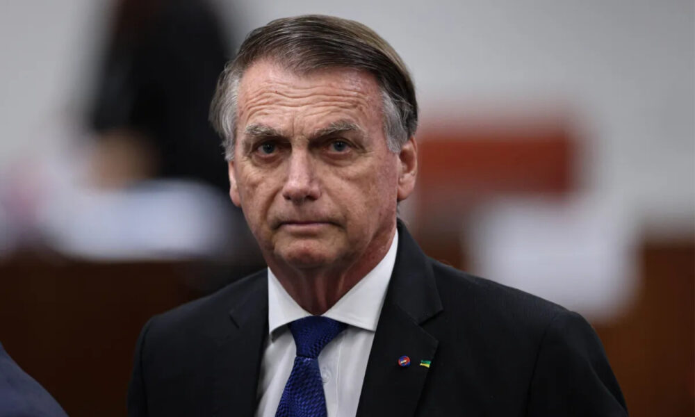 Bolsonaro não vai comparecer ao seu julgamento no STF