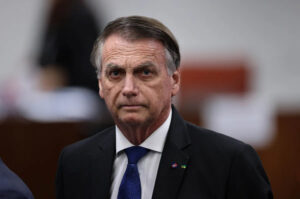 Bolsonaro não vai comparecer ao seu julgamento no STF