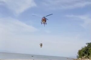 Bombeiros realizam resgate de náufragos em Biguaçu