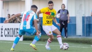 Brusque perde nos acréscimos para o Londrina