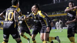 Criciuma Vence Athletico PR De Virada Por 4 X 2