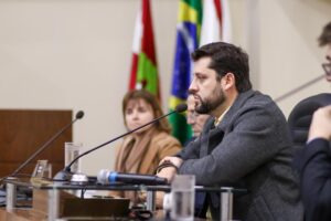 Frente parlamentar debate avanços ambientais em Floripa