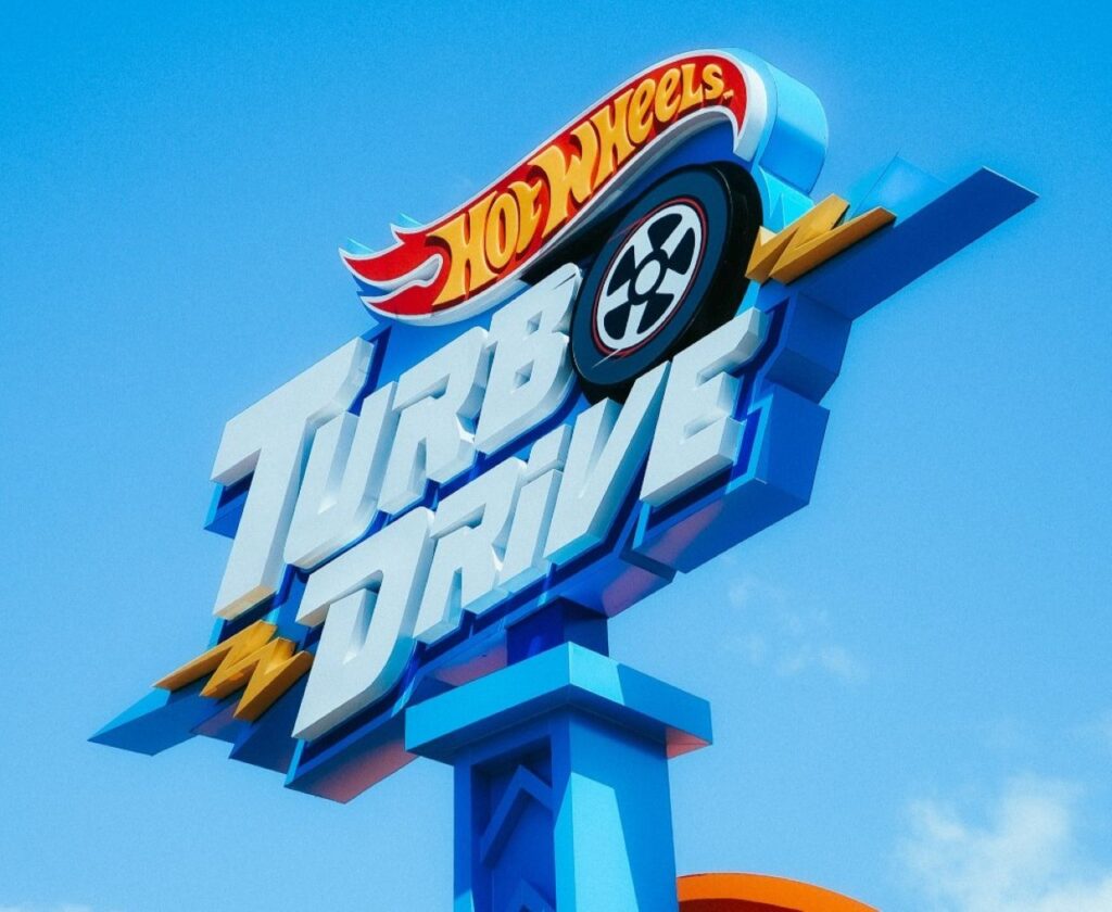Beto Carrero apresenta atração Hot Wheels Turbo Drive