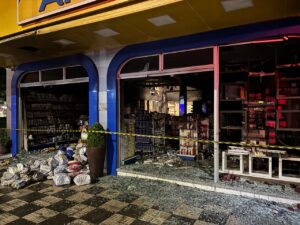 Incêndio atinge comércio no Centro de Turvo