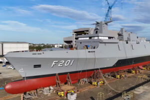 Itajaí lança nova fragata da Marinha com presença de Alckmin