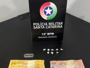 Jovem é preso por tráfico de drogas em Joinville