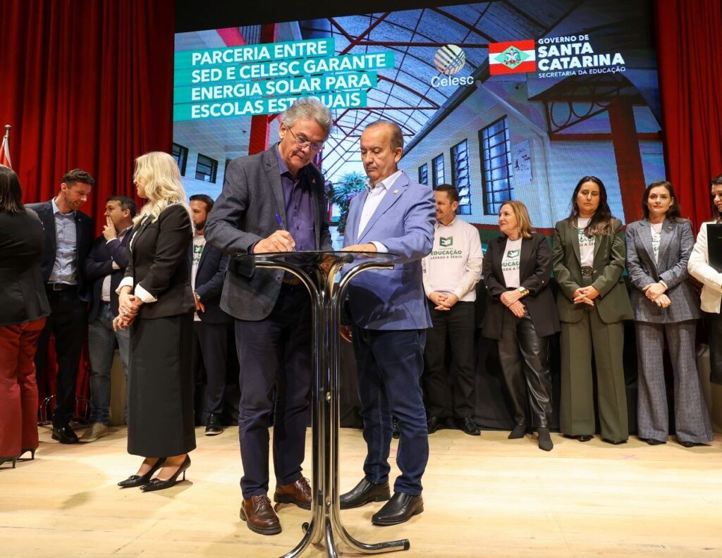 Energia solar fará escolas economizarem R$ 2,3 mi em SC