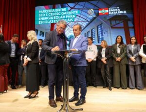 Energia solar fará escolas economizarem R$ 2,3 mi em SC