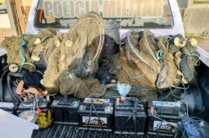 Polícia Ambiental flagra pesca irregular de camarão em Jaguaruna