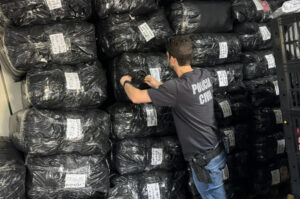 Polícia apreende R$ 20 mi em roupas falsificadas em SC