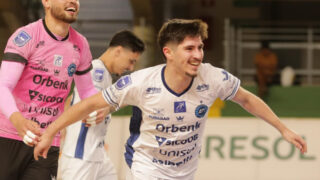 Tubarao Vira Jogo E Vence Por 5 A 4 Fora De Casa