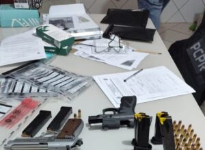 Polícia prende foragidos perigosos em Camboriú