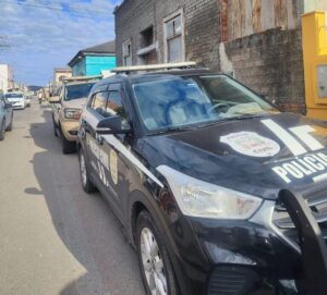 Operação policial conjunta resulta em prisões em Laguna