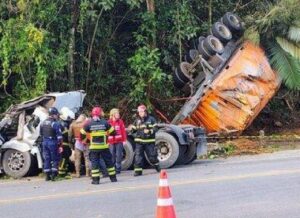 Caminhoneiro morre em acidente na SC-110 em SC