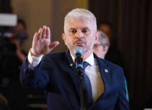 Prefeito veta projetos pró-LGBTQIA+ em SC