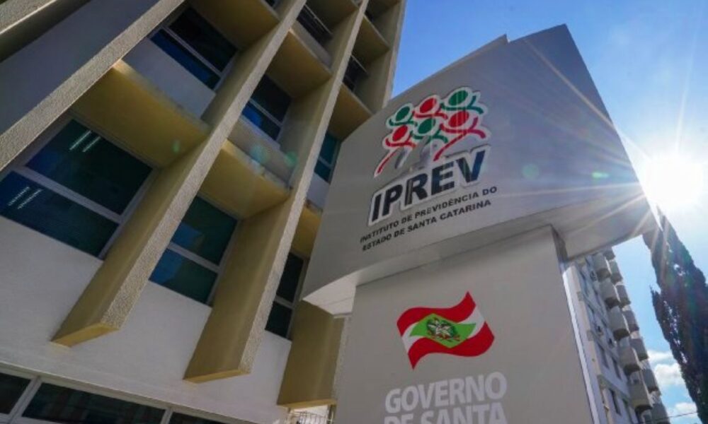 Golpistas se passam por advogados do Iprev em SC