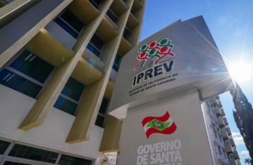 Golpistas se passam por advogados do Iprev em SC