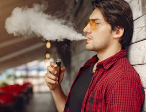 Governo dá 48h para redes tirarem conteúdos sobre vapes