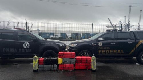 Polícia encontra 200 kg de cocaína em navio em Imbituba