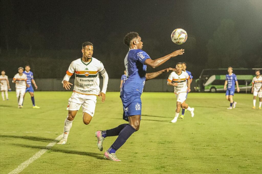 Caravaggio vence Camboriú na Copa SC e assume vice-liderança do Grupo D