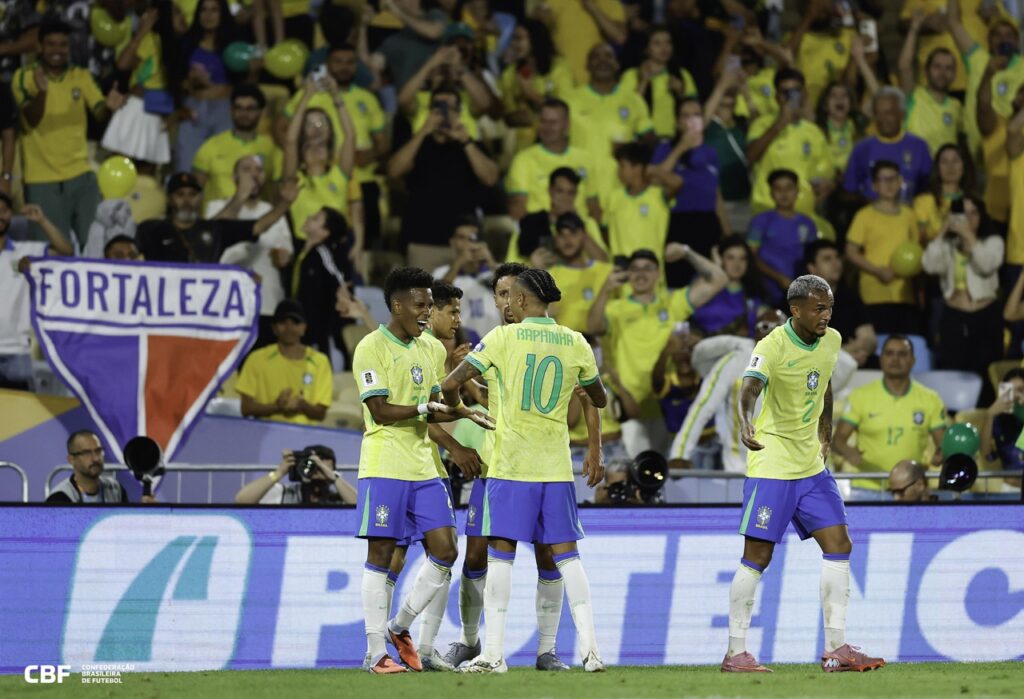 Brasil goleia Chile e fica na vice-liderança das Eliminatórias para a Copa de 2026