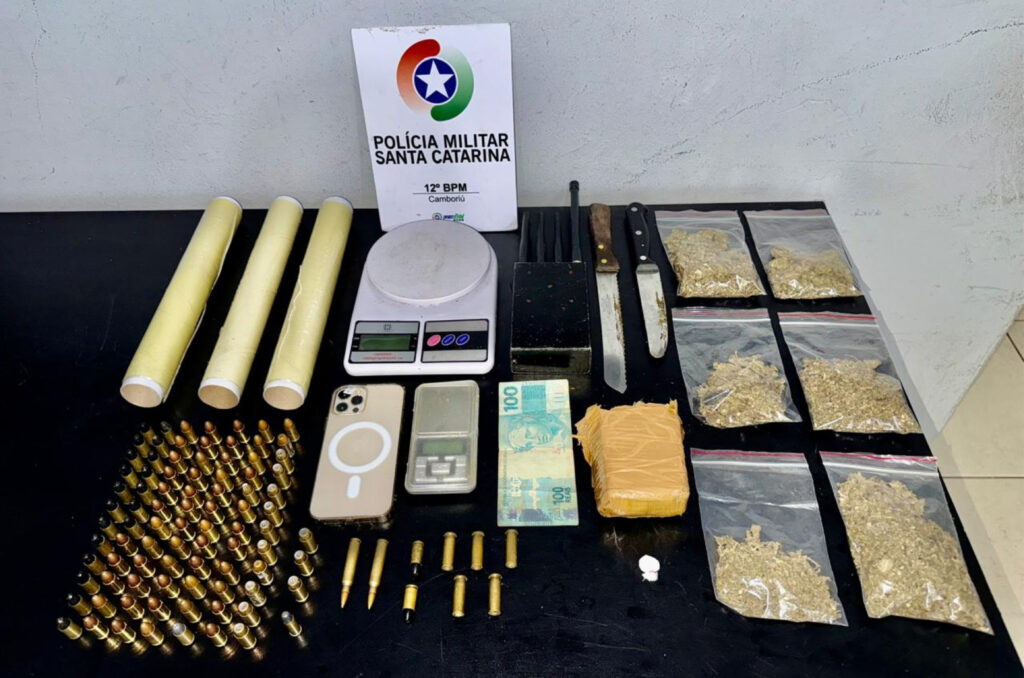 Adolescente é apreendido com drogas, munições e equipamentos em Camboriú