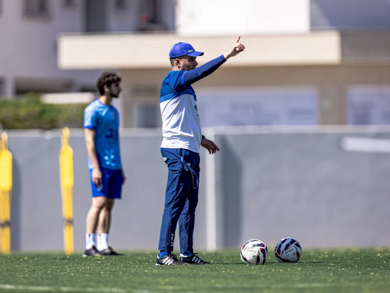 Avaí treina de olho no Atlético-GO pela Série B