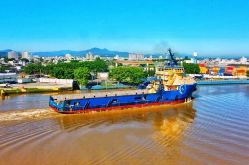 BNDES libera R$ 3,3 bilhões para setor naval, rodovias e agroindústria em SC