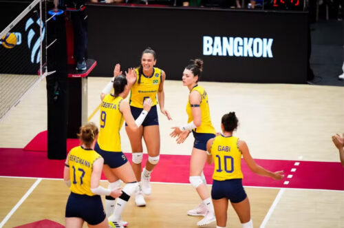 Brasil enfrenta Itália por vaga na final do Mundial de Vôlei