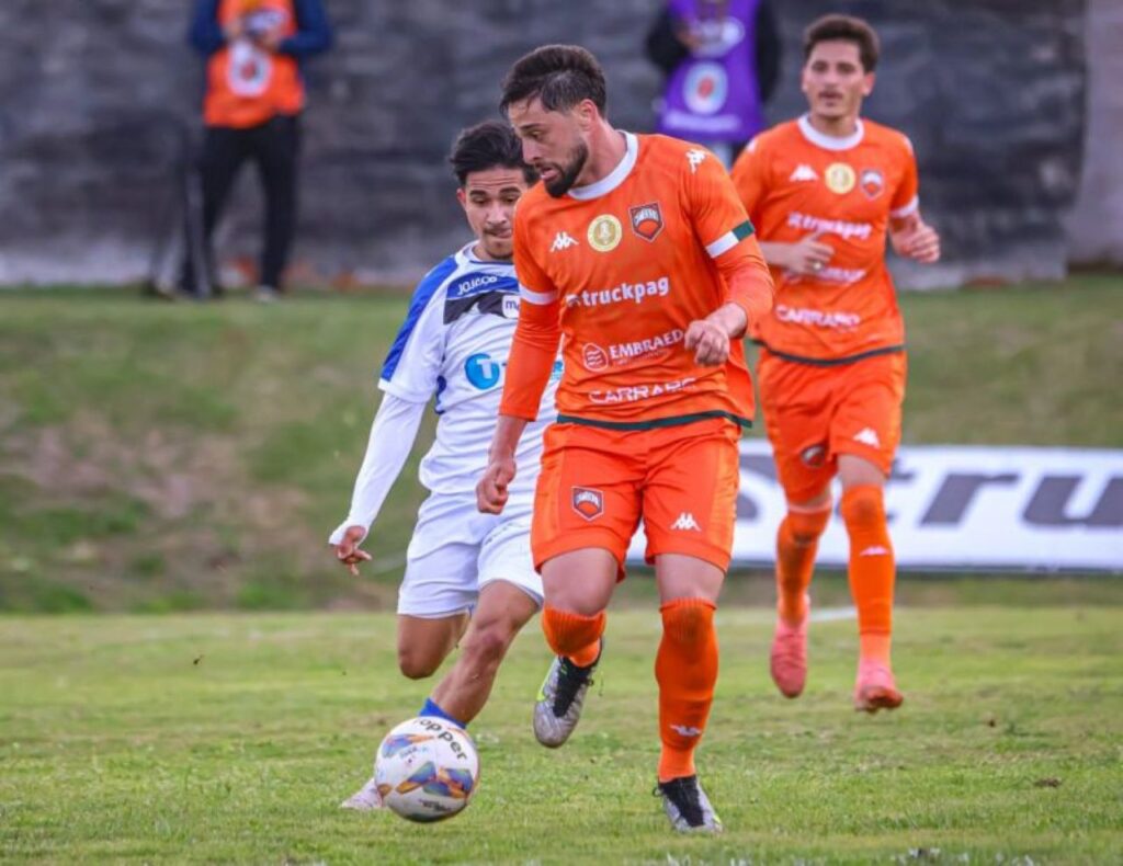 Camboriú enfrenta Criciúma em busca de vitória na Copa SC