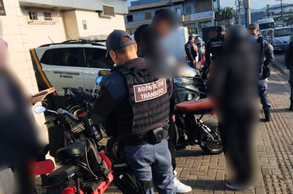 Codetran intensifica fiscalização de motos e autopropelidos em Itajaí. - Foto: Divulgação/PMI