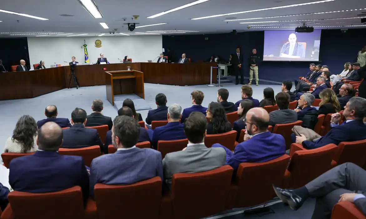 Confira o que ocorreu no 1º dia de julgamento de Bolsonaro