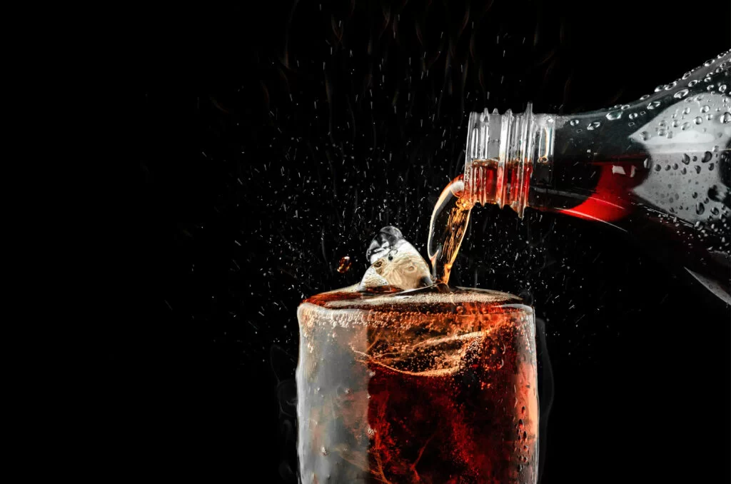 Consumo de refrigerante cresce 56% entre usuários de canetas emagrecedoras