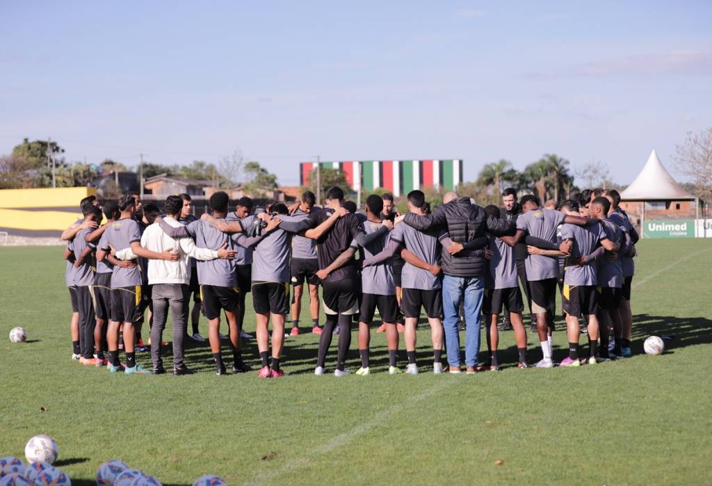 Criciúma estreia na Copa SC com jovens e reforços diante do Caravaggio