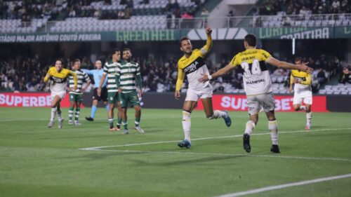 Criciúma vence Coritiba e assume liderança da Série B