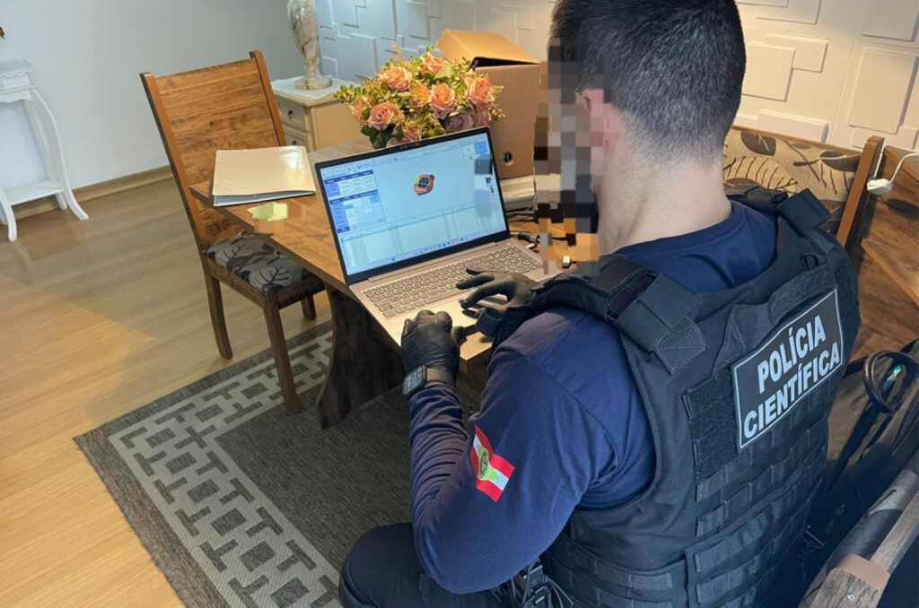 CyberGAECO deflagra Operação Expurgo III em Florianópolis contra abuso sexual infantojuvenil. - Foto: Divulgação/MPSC