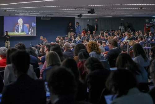 Defesa nega provas contra Bolsonaro em julgamento no STF