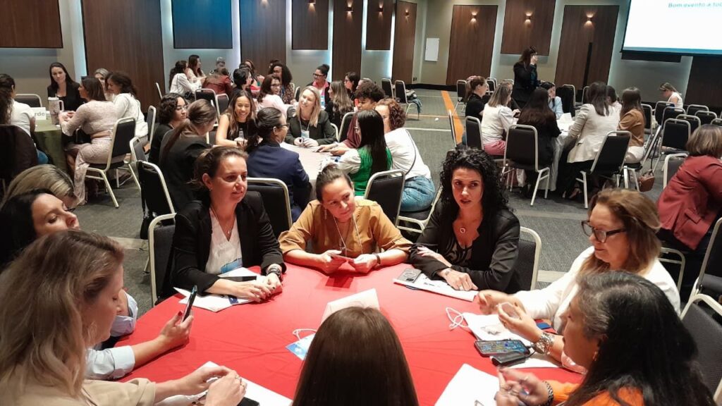 Delas Day reúne 80 empreendedoras e impulsiona negócios em Itajaí