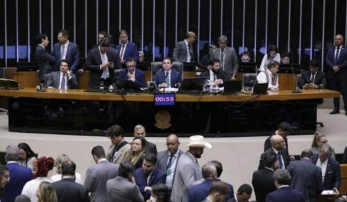 Deputados de SC votam a favor da ‘PEC da Blindagem’