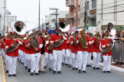 Desfile 7 de Setembro celebra independência em Tubarão
